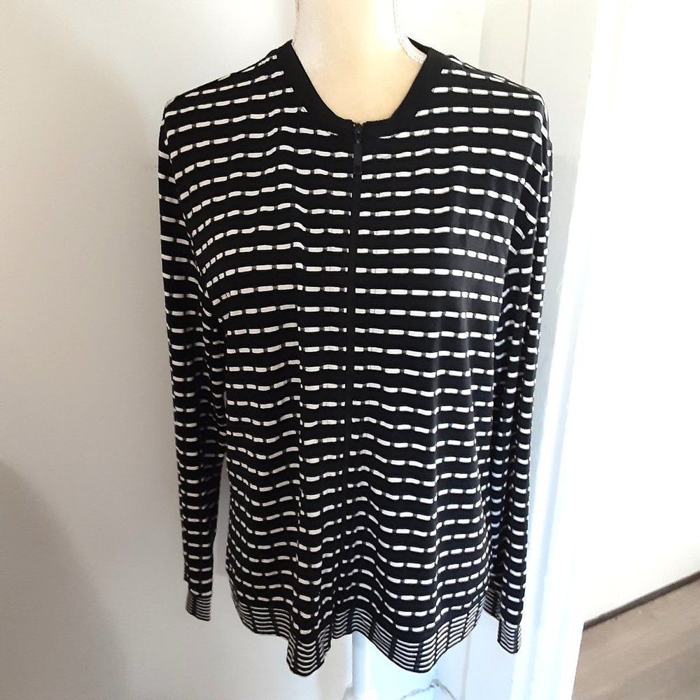 Chico's Travelers black white cardigan acetate front zip travel sweater career